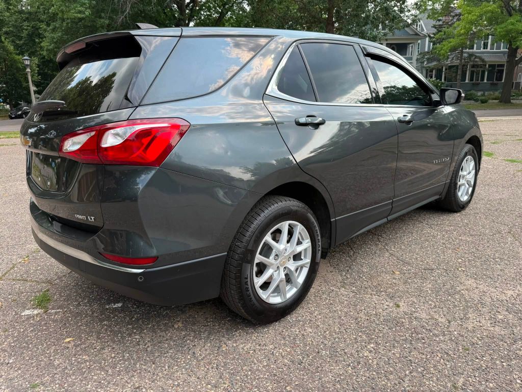 Photo 4 of this CHEVROLET EQUINOX