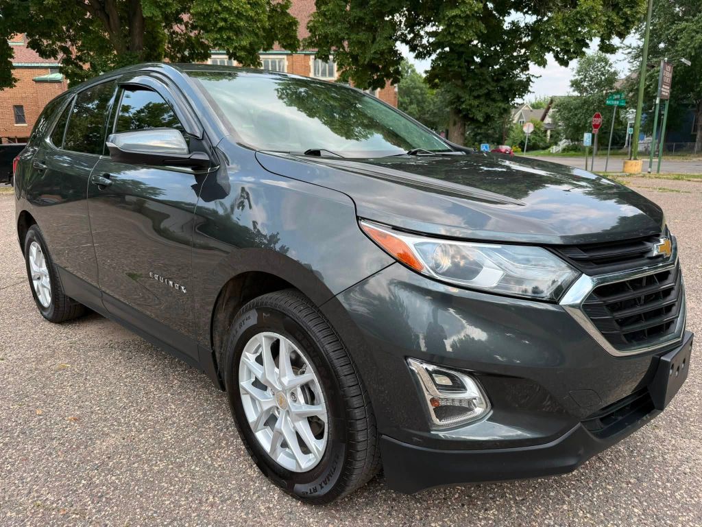 Photo 6 of this CHEVROLET EQUINOX