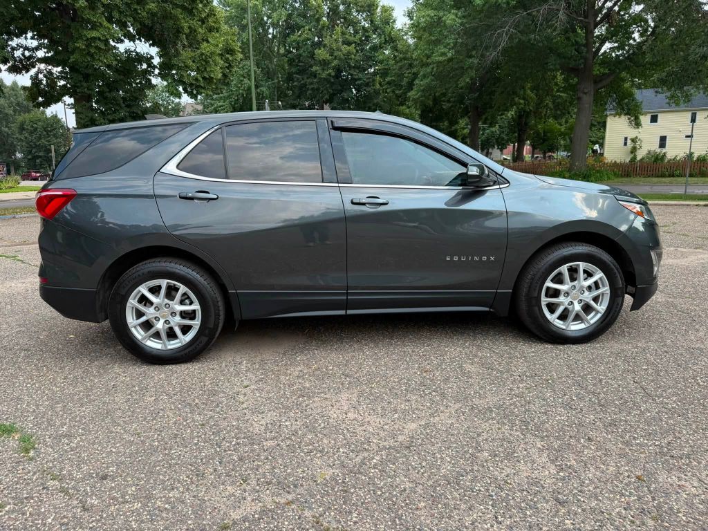 Photo 5 of this CHEVROLET EQUINOX