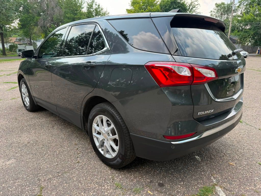 Photo 3 of this CHEVROLET EQUINOX