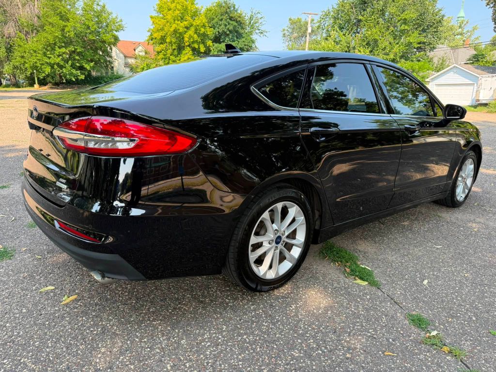 Photo 6 of this FORD FUSION