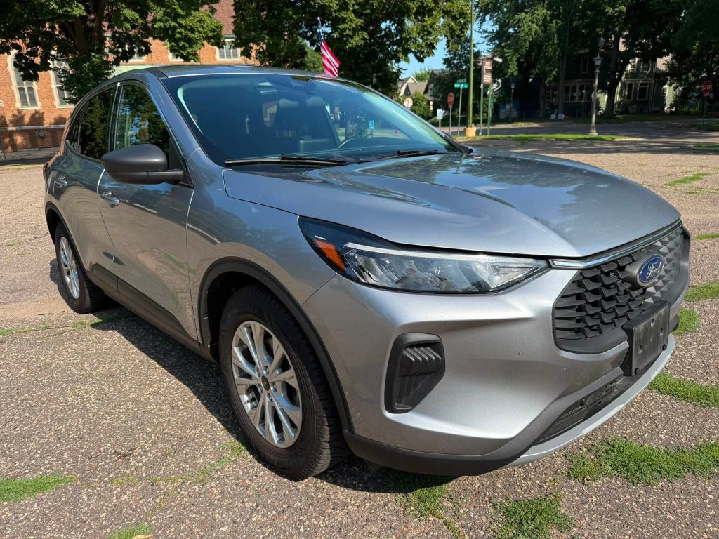 Photo 4 of this FORD ESCAPE