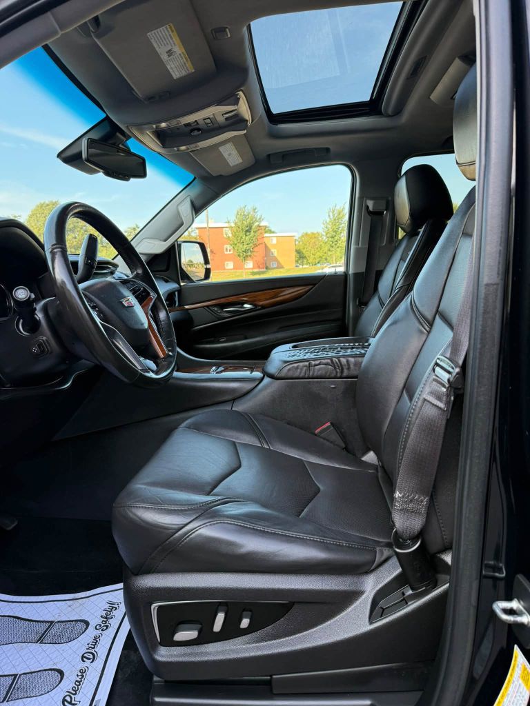 Photo 9 of this CADILLAC ESCALADE