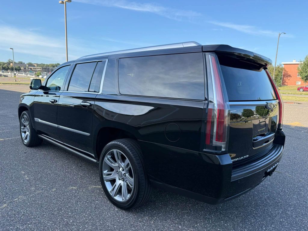 Photo 5 of this CADILLAC ESCALADE