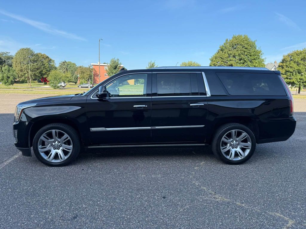 Photo 4 of this CADILLAC ESCALADE