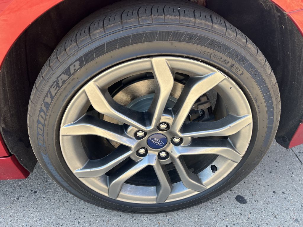 Photo 9 of this FORD FUSION