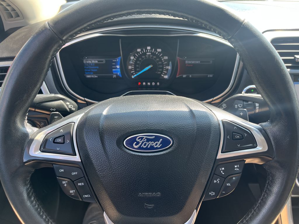Photo 10 of this FORD FUSION