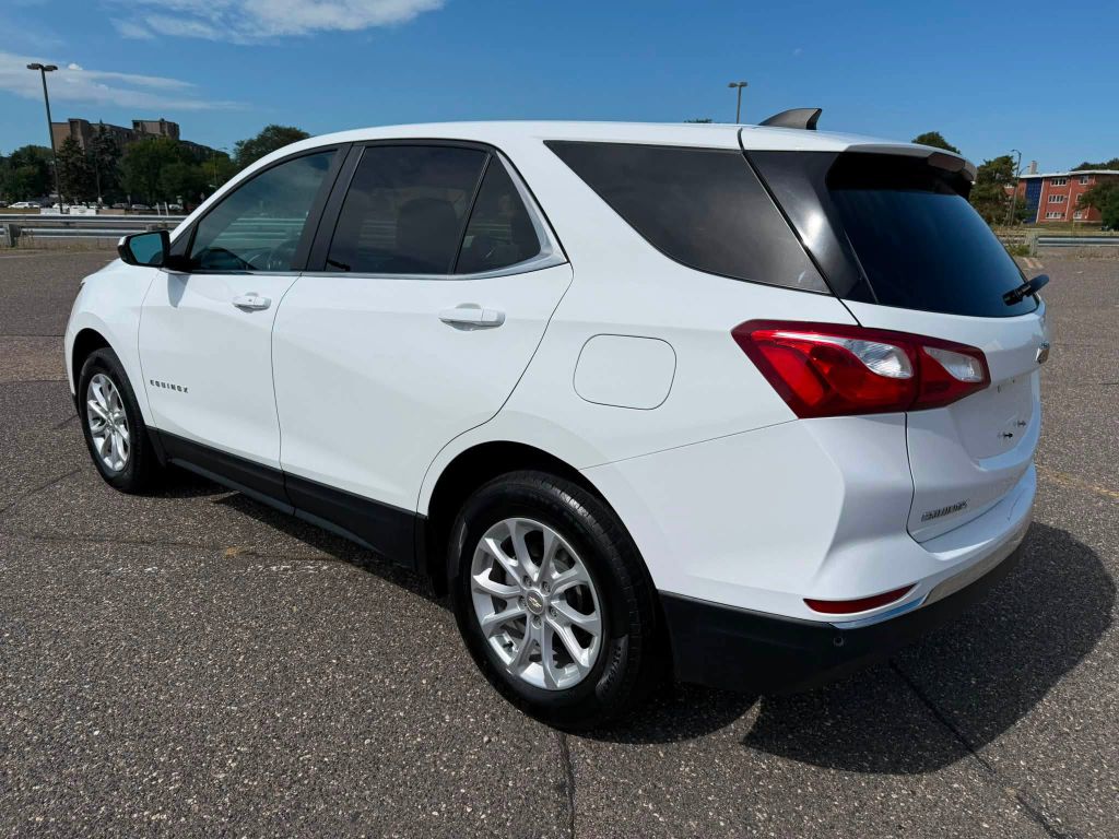 Photo 4 of this CHEVROLET EQUINOX