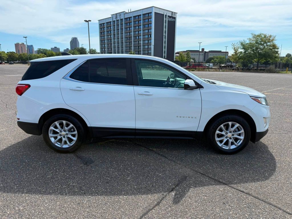 Photo 6 of this CHEVROLET EQUINOX
