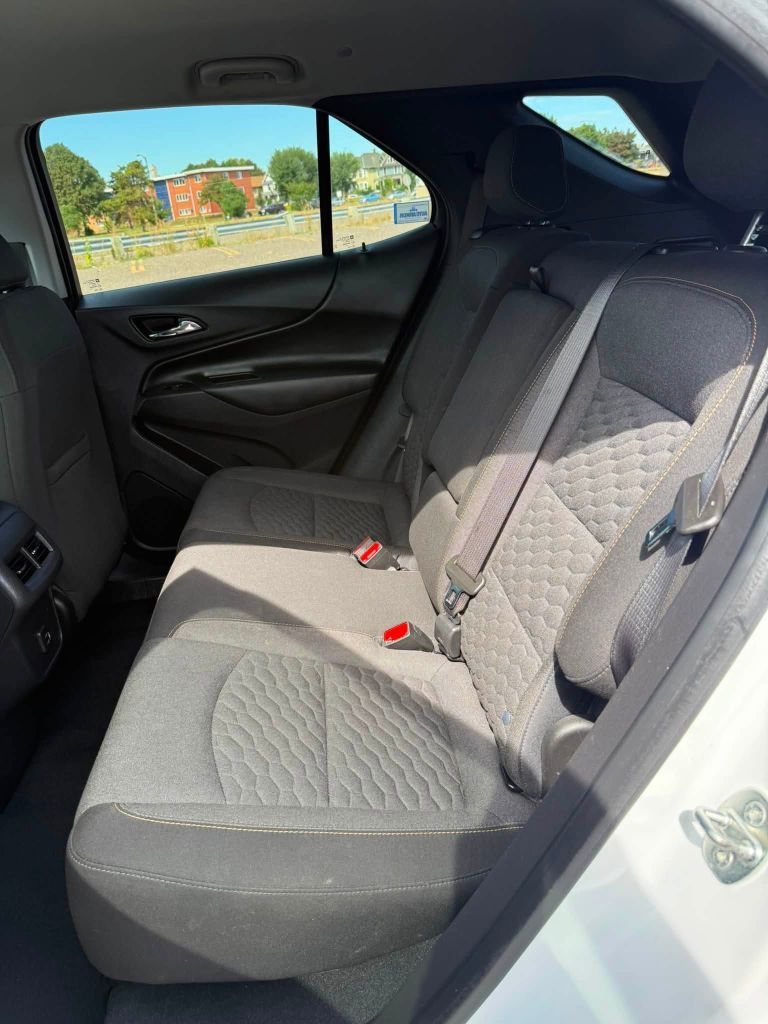 Photo 9 of this CHEVROLET EQUINOX