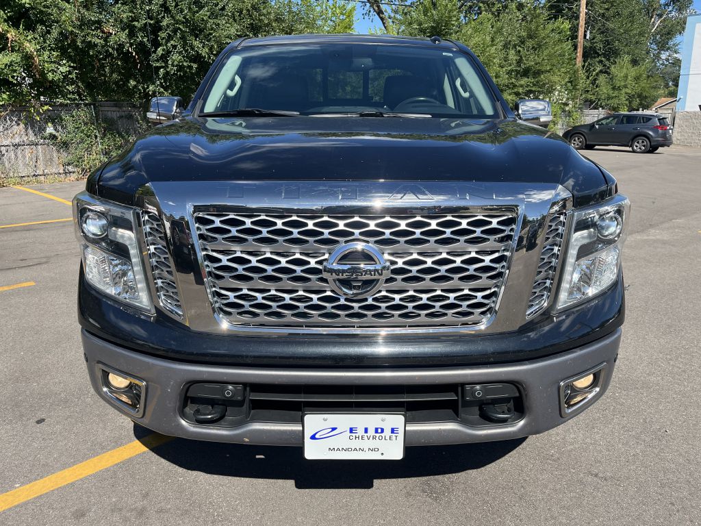 2017 NISSAN TITAN