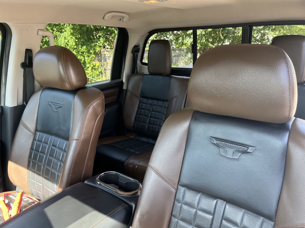 Photo 11 of this NISSAN TITAN