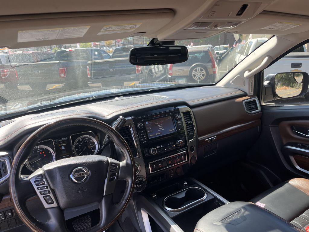 Photo 12 of this NISSAN TITAN