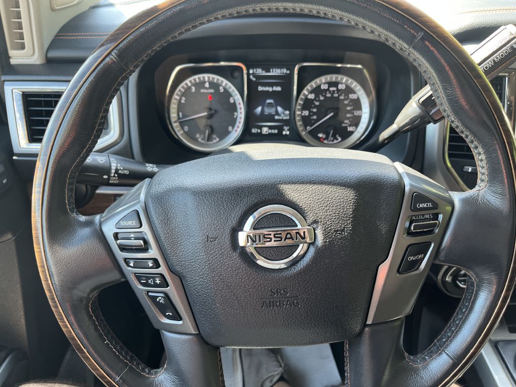 Photo 10 of this NISSAN TITAN