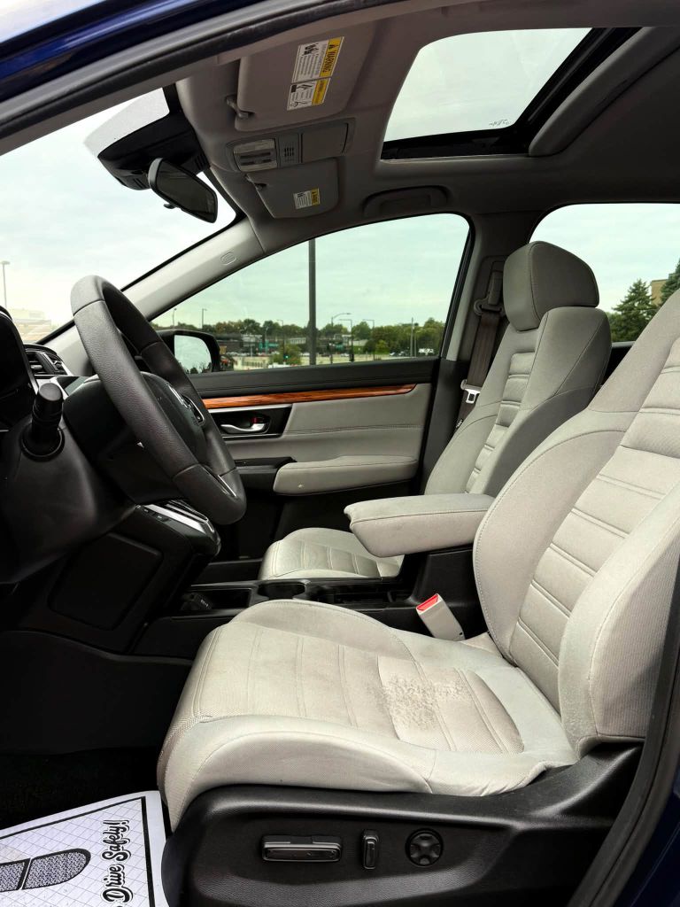 Photo 8 of this HONDA CR-V