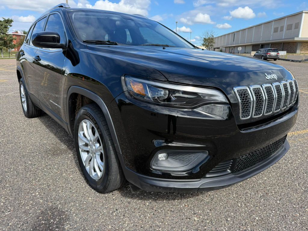 Photo 5 of this JEEP CHEROKEE
