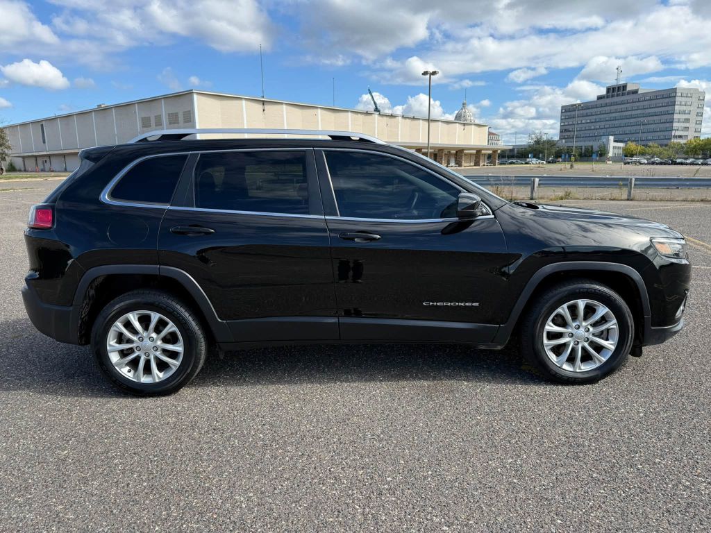 Photo 6 of this JEEP CHEROKEE