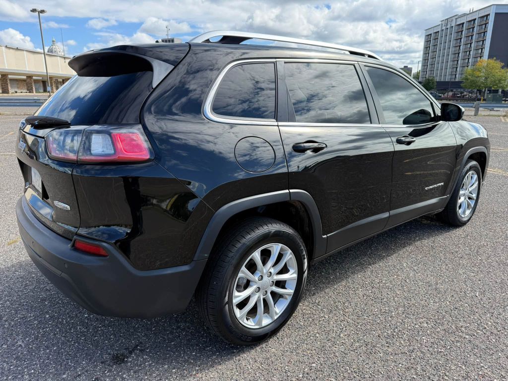 Photo 7 of this JEEP CHEROKEE