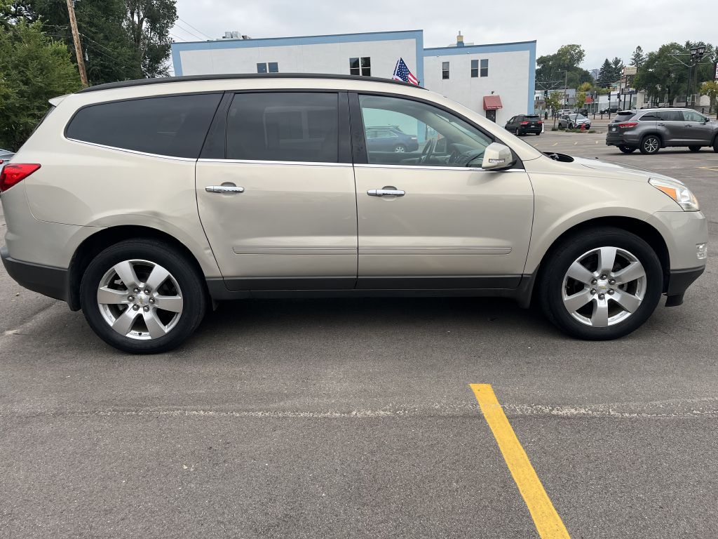 Photo 6 of this CHEVROLET TRAVERSE
