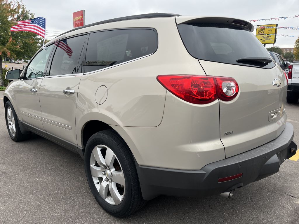Photo 3 of this CHEVROLET TRAVERSE