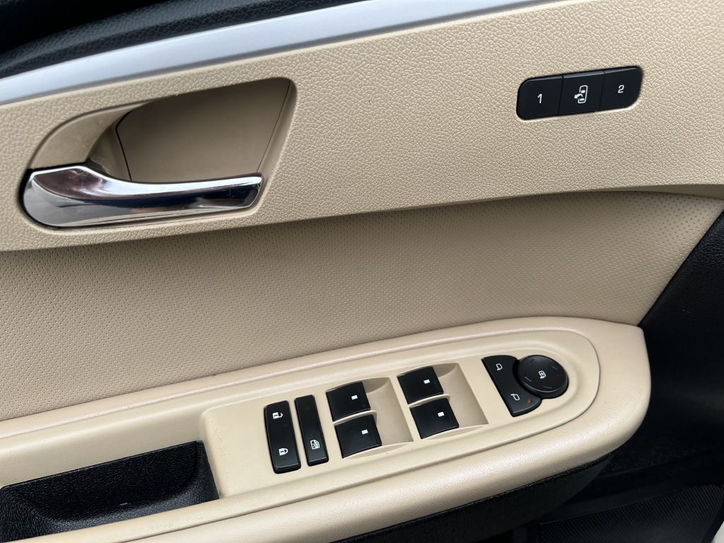 Photo 14 of this CHEVROLET TRAVERSE