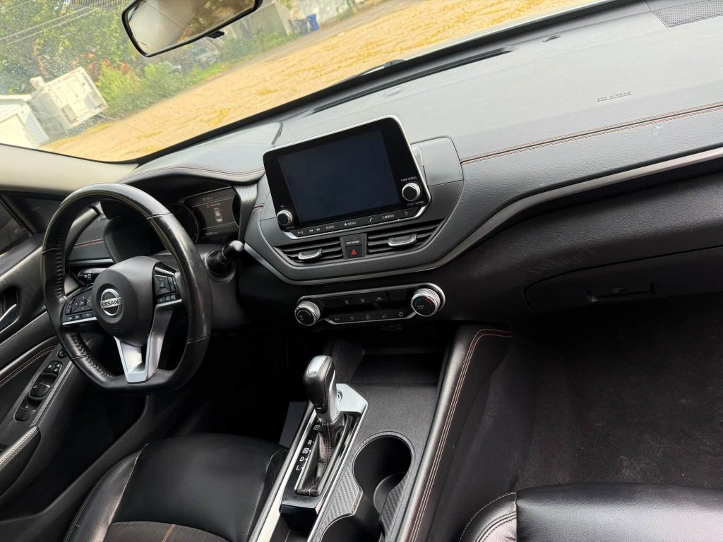 Photo 8 of this NISSAN ALTIMA