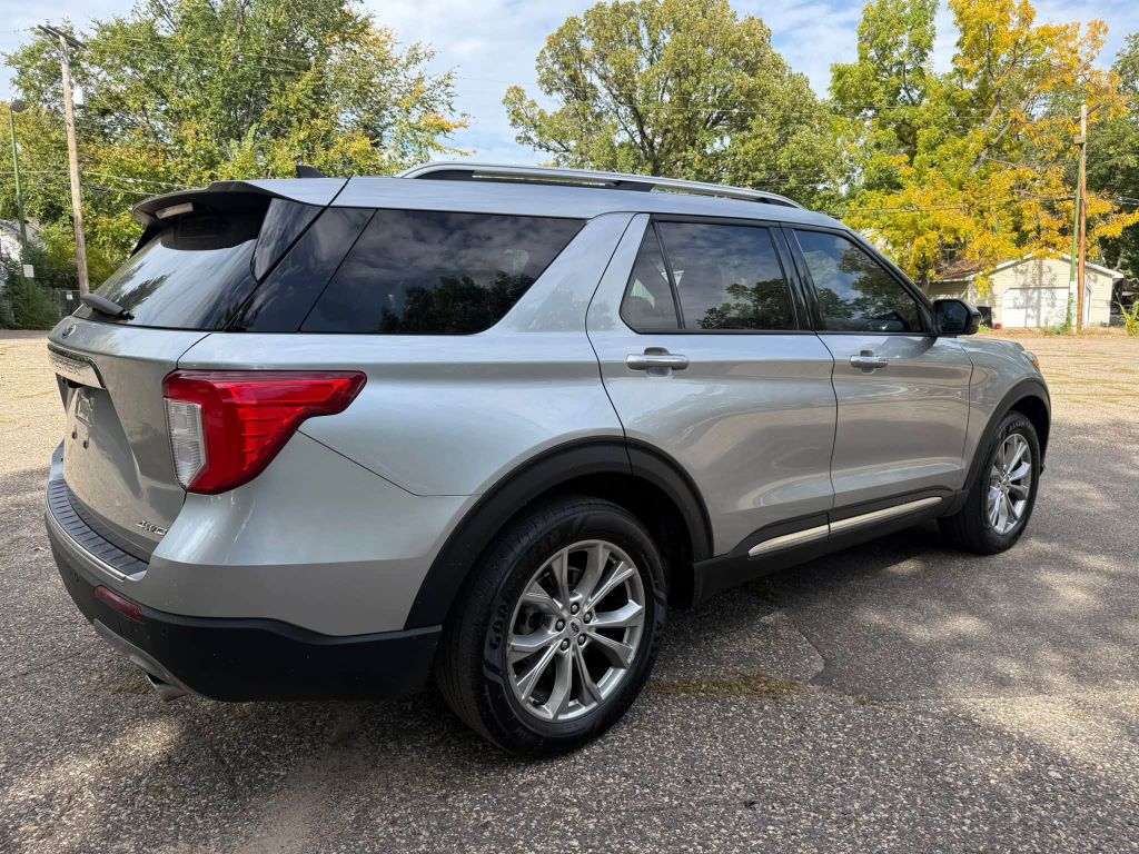 Photo 7 of this FORD EXPLORER