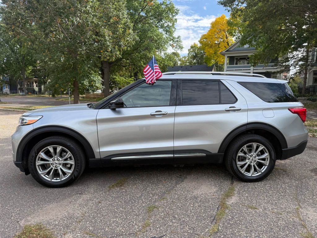 Photo 3 of this FORD EXPLORER