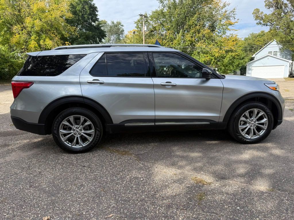 Photo 6 of this FORD EXPLORER