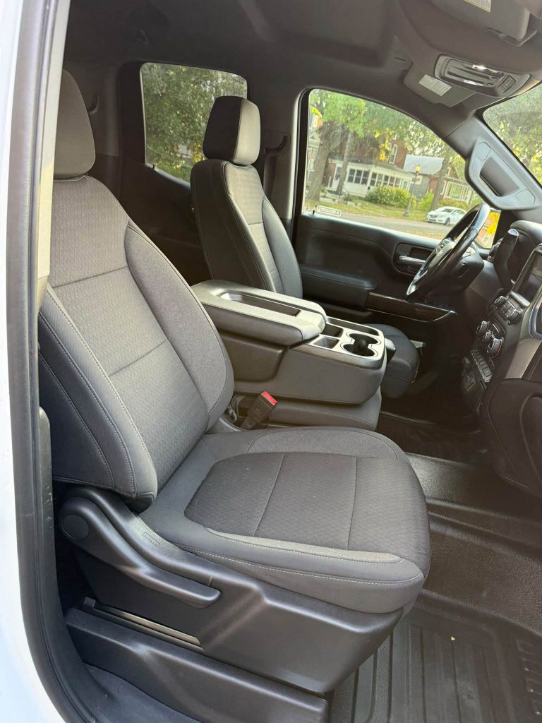 Photo 9 of this CHEVROLET SILVERADO 1500