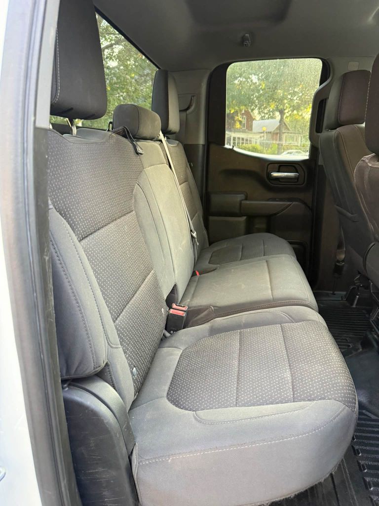 Photo 10 of this CHEVROLET SILVERADO 1500