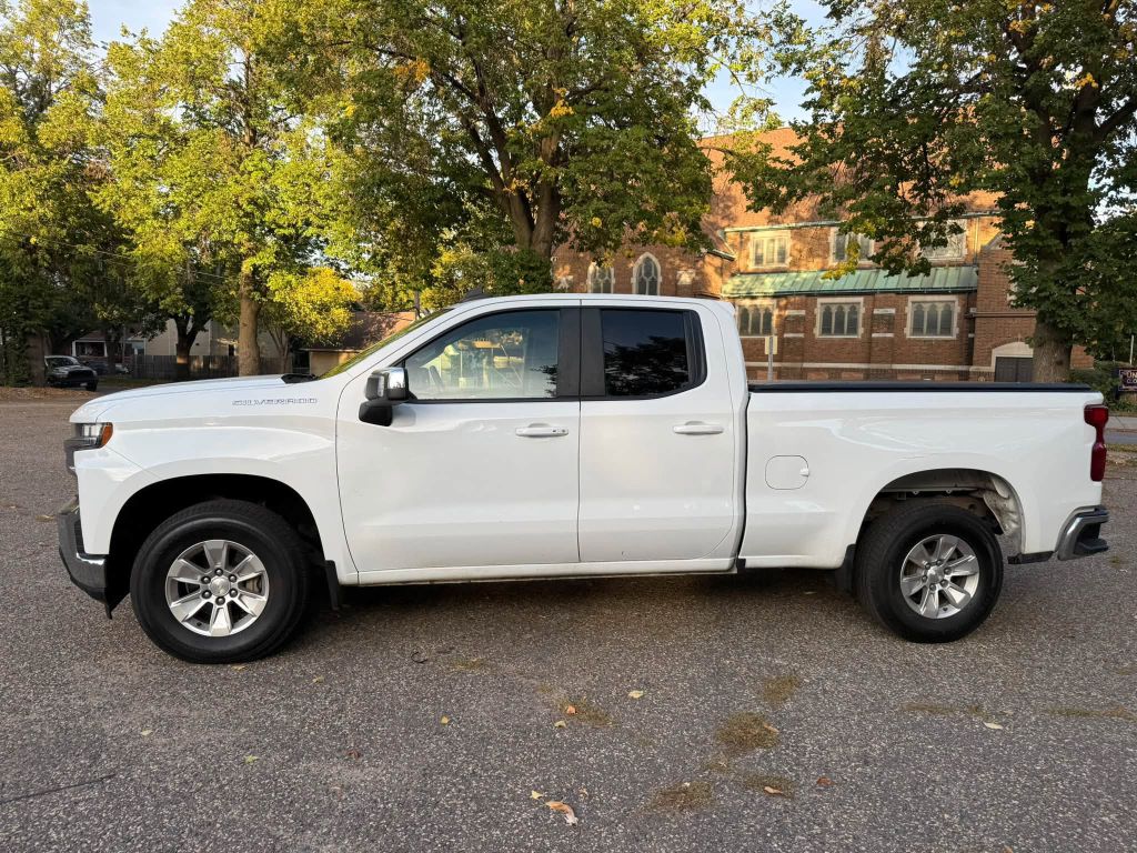 Photo 3 of this CHEVROLET SILVERADO 1500