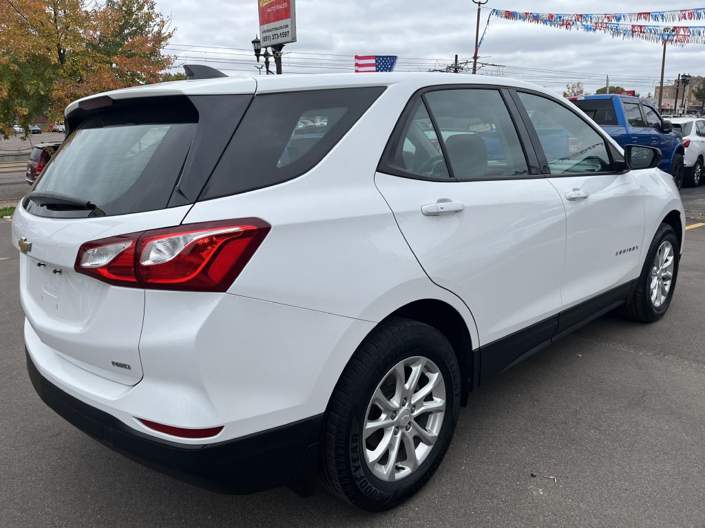 Photo 5 of this CHEVROLET EQUINOX
