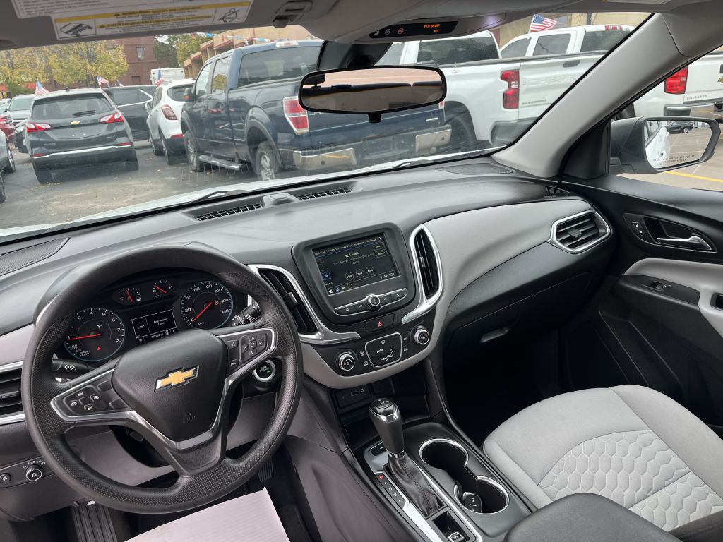 Photo 10 of this CHEVROLET EQUINOX