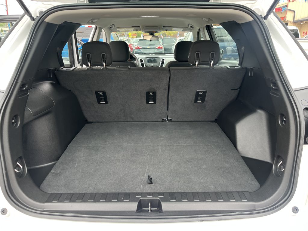 Photo 13 of this CHEVROLET EQUINOX