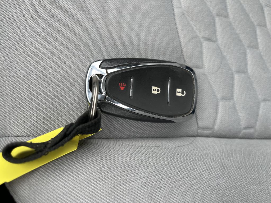 Photo 18 of this CHEVROLET EQUINOX
