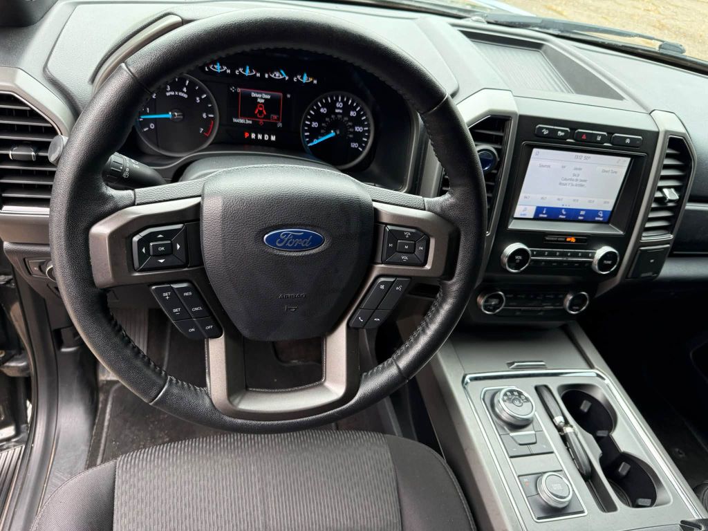 Photo 8 of this FORD EXPEDITION