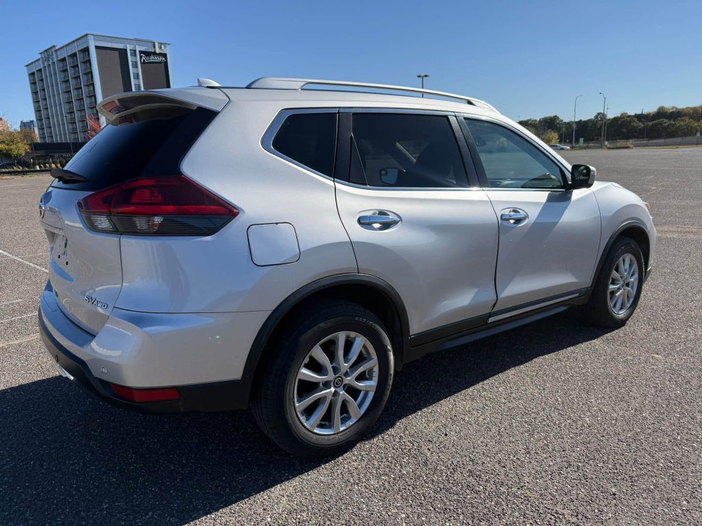 Photo 7 of this NISSAN ROGUE