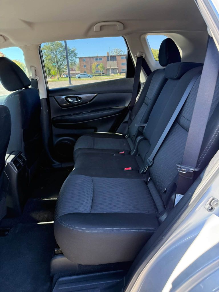 Photo 10 of this NISSAN ROGUE