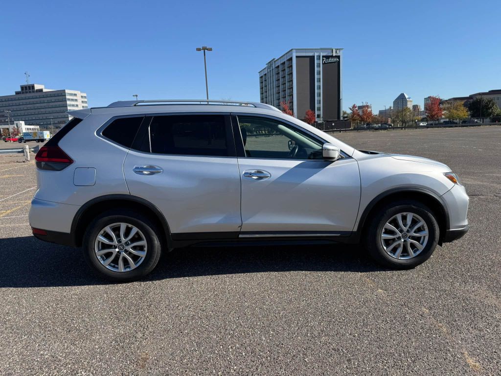 Photo 6 of this NISSAN ROGUE