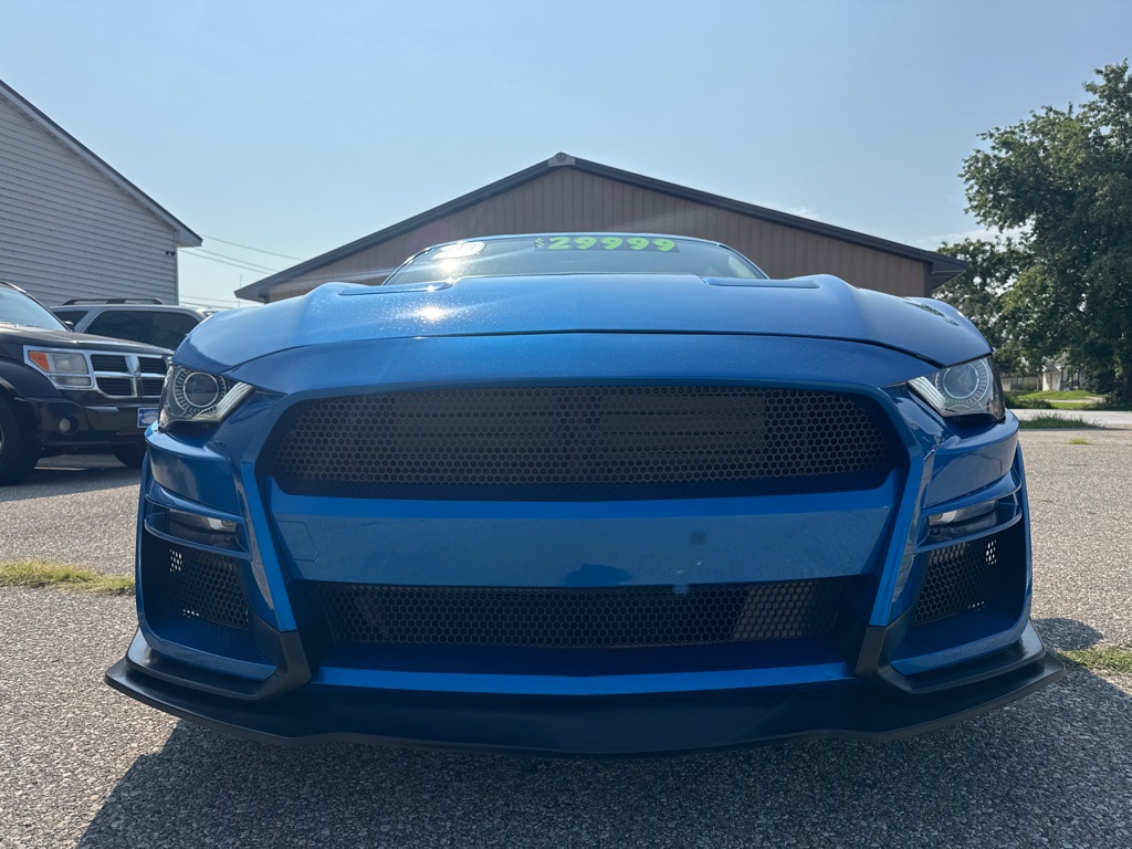 Photo 3 of this FORD MUSTANG