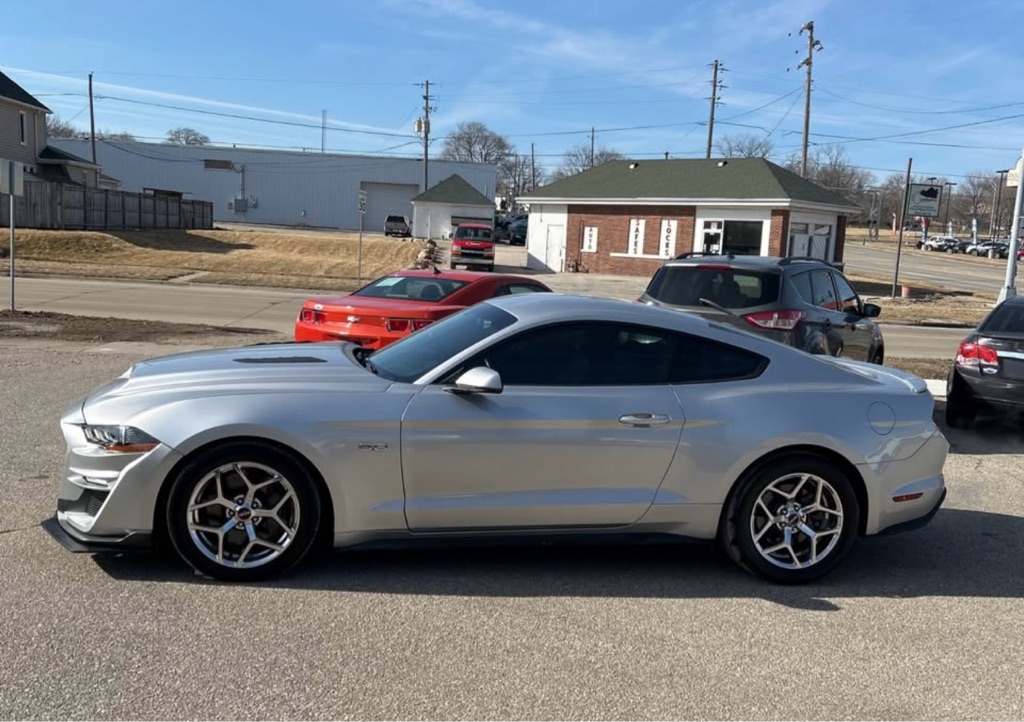 Photo 3 of this FORD MUSTANG