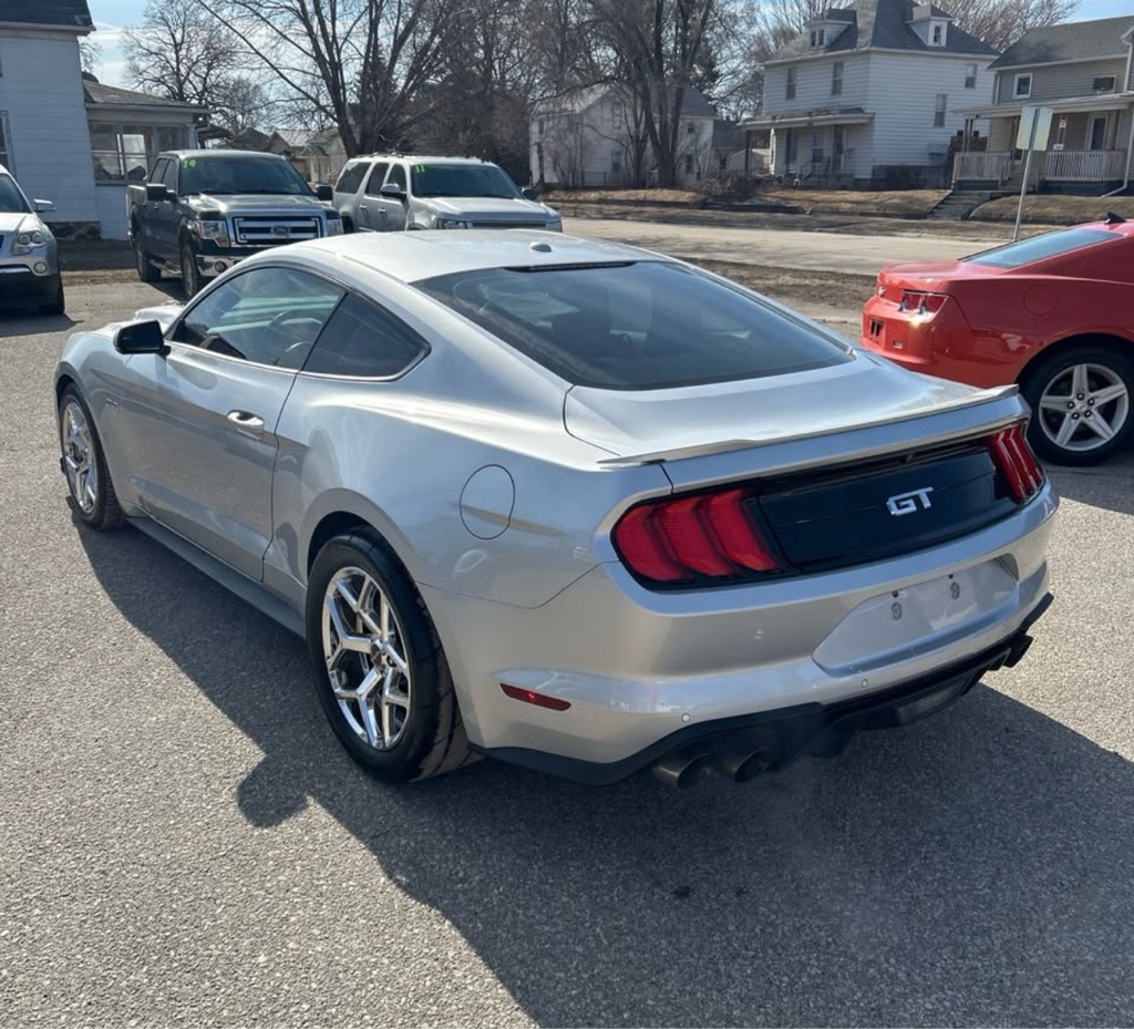 Photo 4 of this FORD MUSTANG