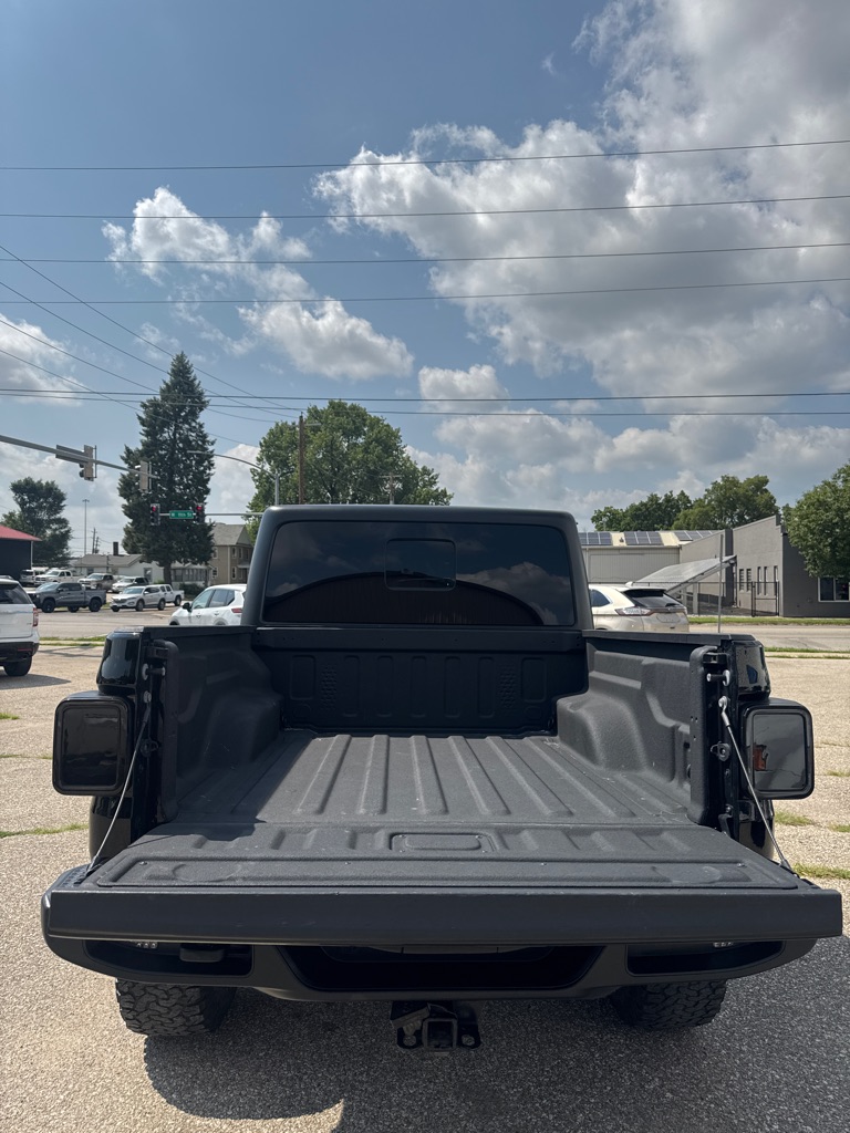 Photo 9 of this JEEP GLADIATOR