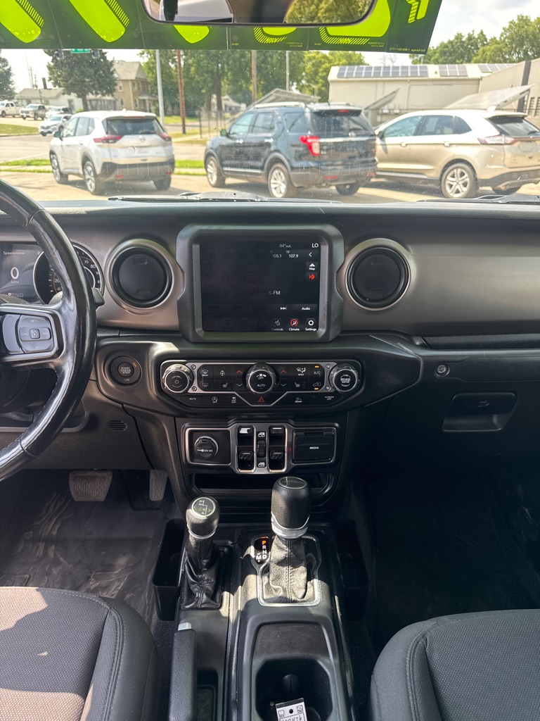 Photo 12 of this JEEP GLADIATOR