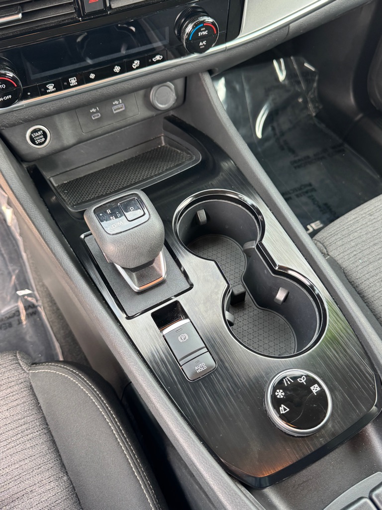 Photo 11 of this NISSAN ROGUE