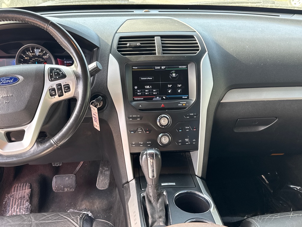 Photo 7 of this FORD EXPLORER