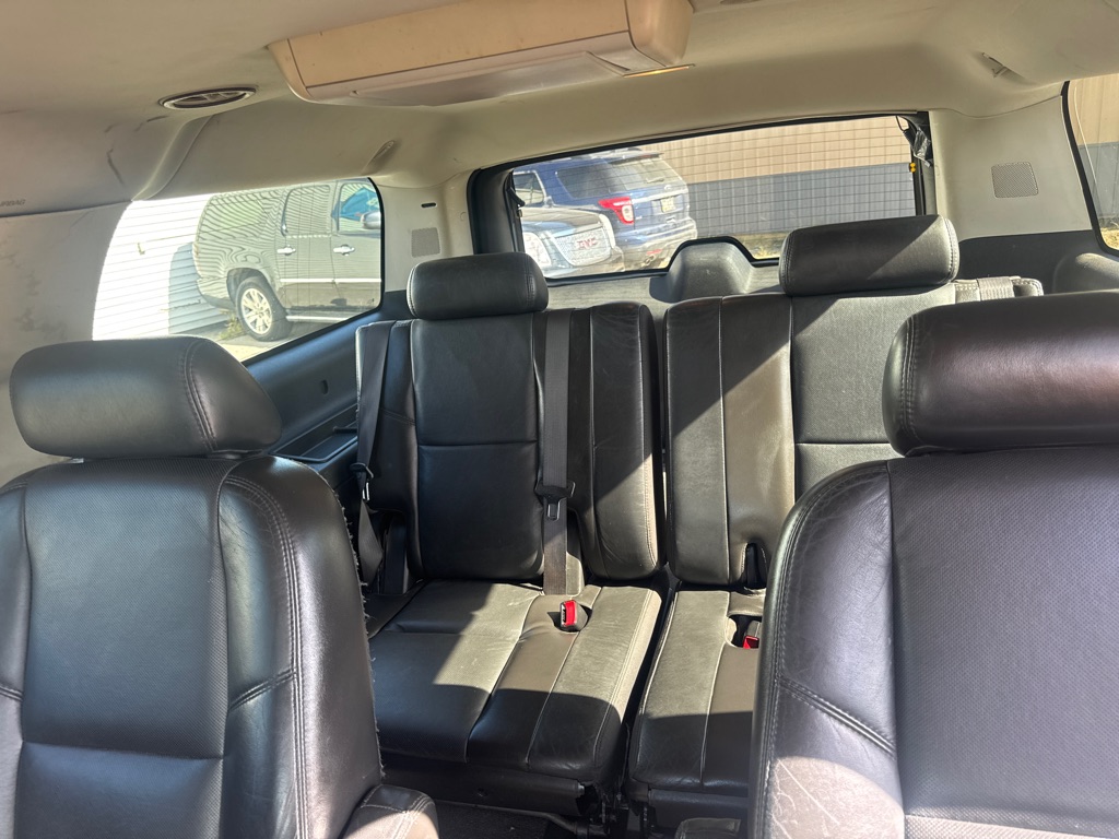 Photo 7 of this CADILLAC ESCALADE ESV