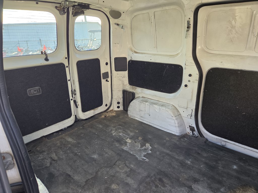 Photo 2 of this NISSAN NV200