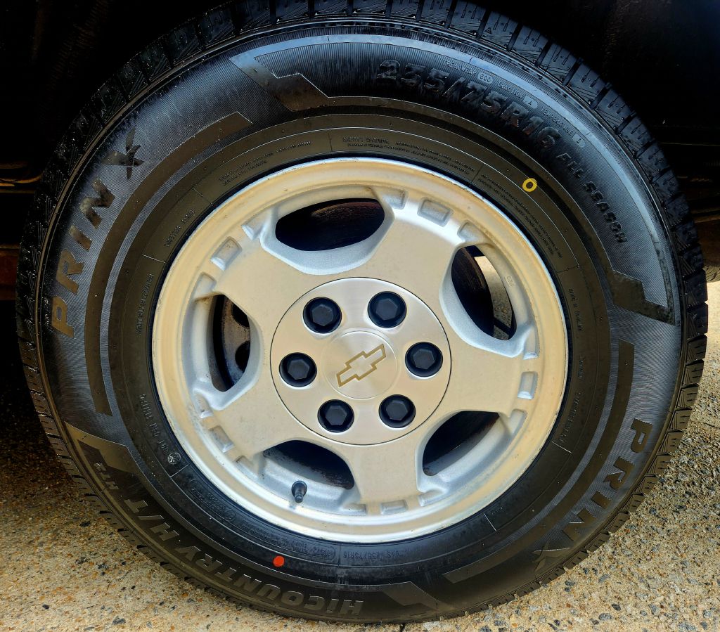 Photo 4 of this CHEVROLET EXPRESS G1500